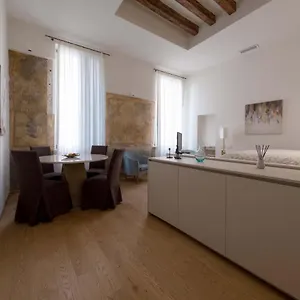 - Rialto 4 Apartment Venice