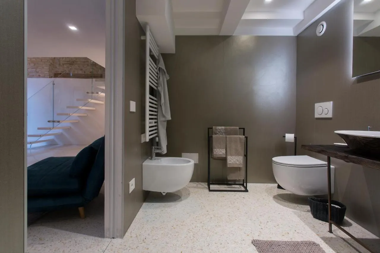 Italiahaus - Ca' Olivo Loft With Canal View In Rialto Venice Apartment